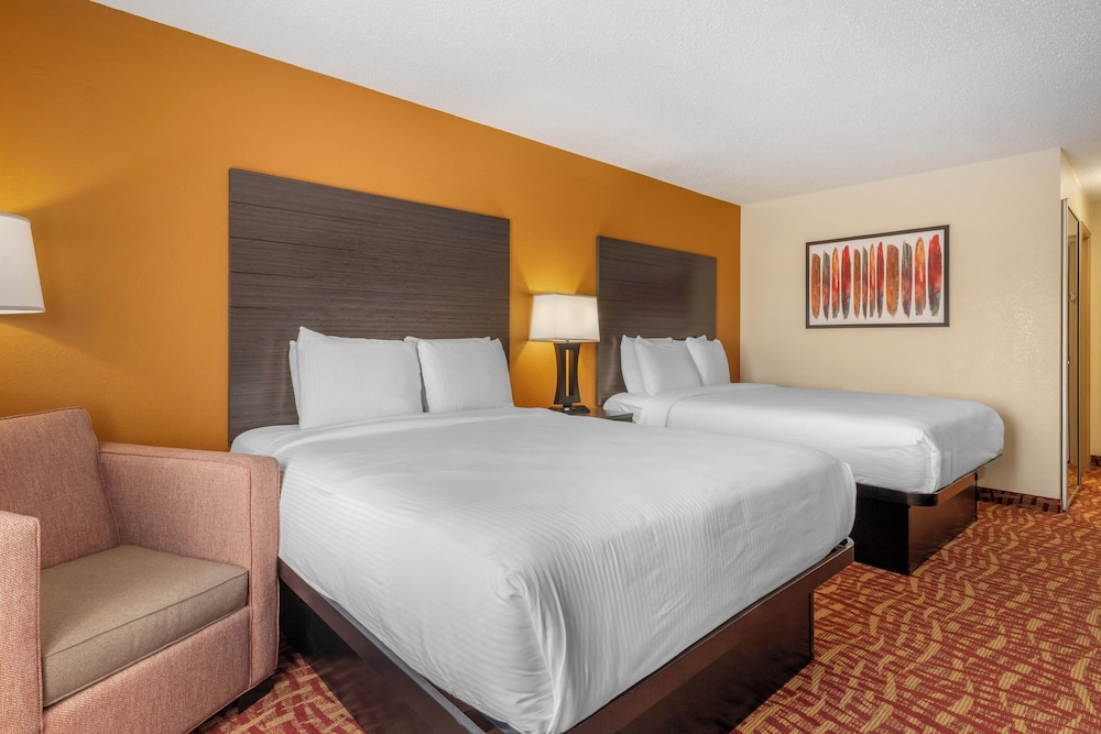 Standard, 2 Queen Beds