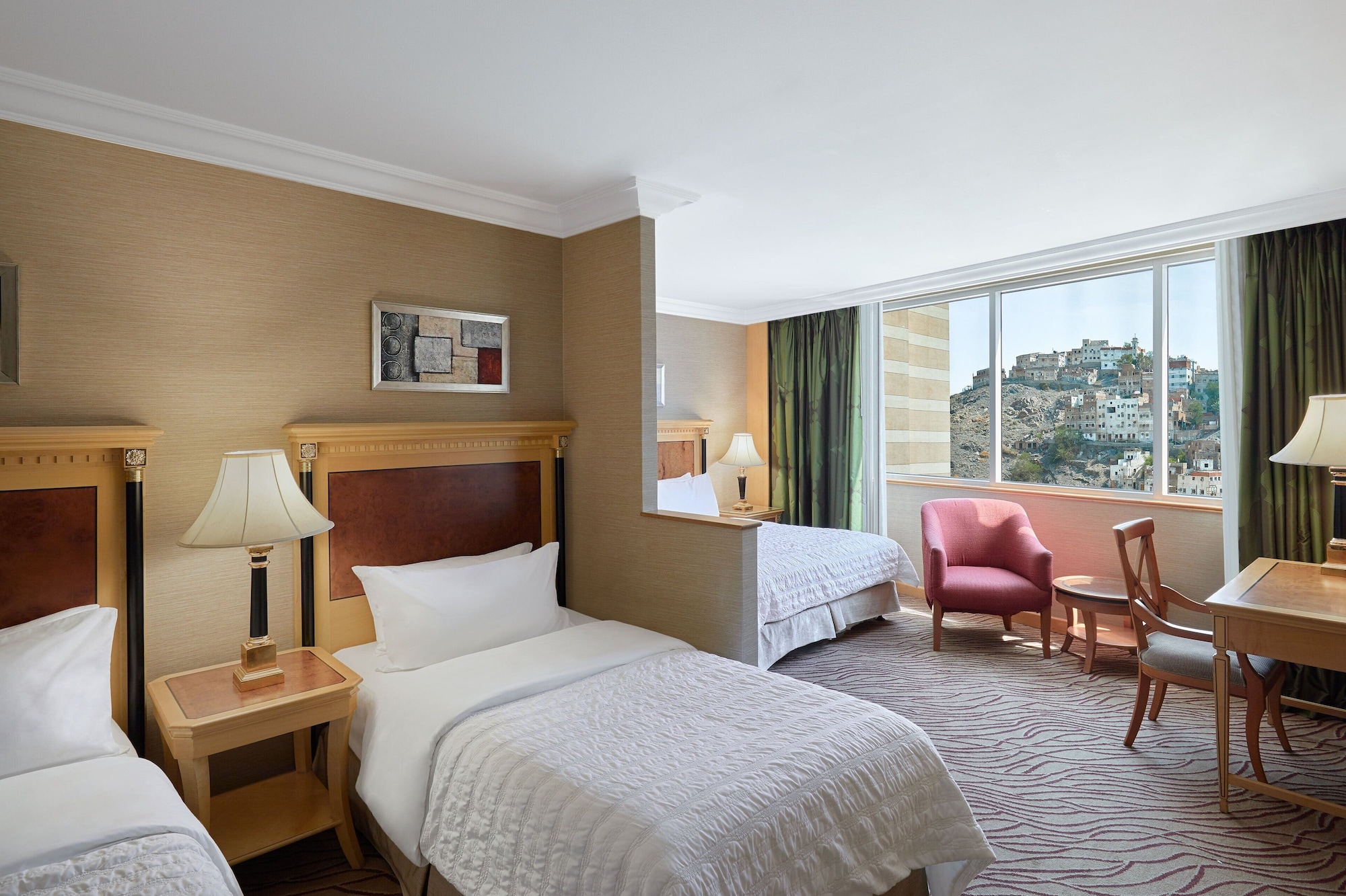 1 BEDROOM, SUITE
