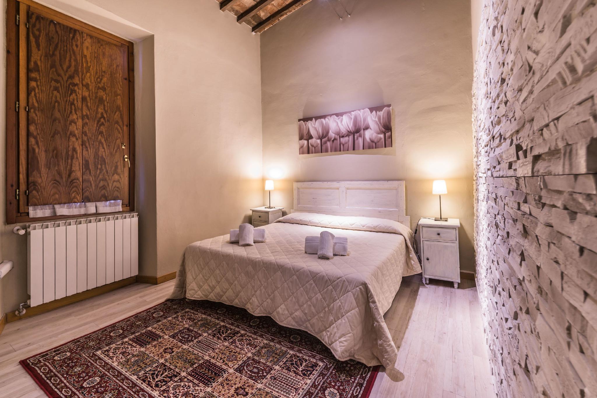 A Few Steps to The Duomo Comfortable 1BD Apt 8/23