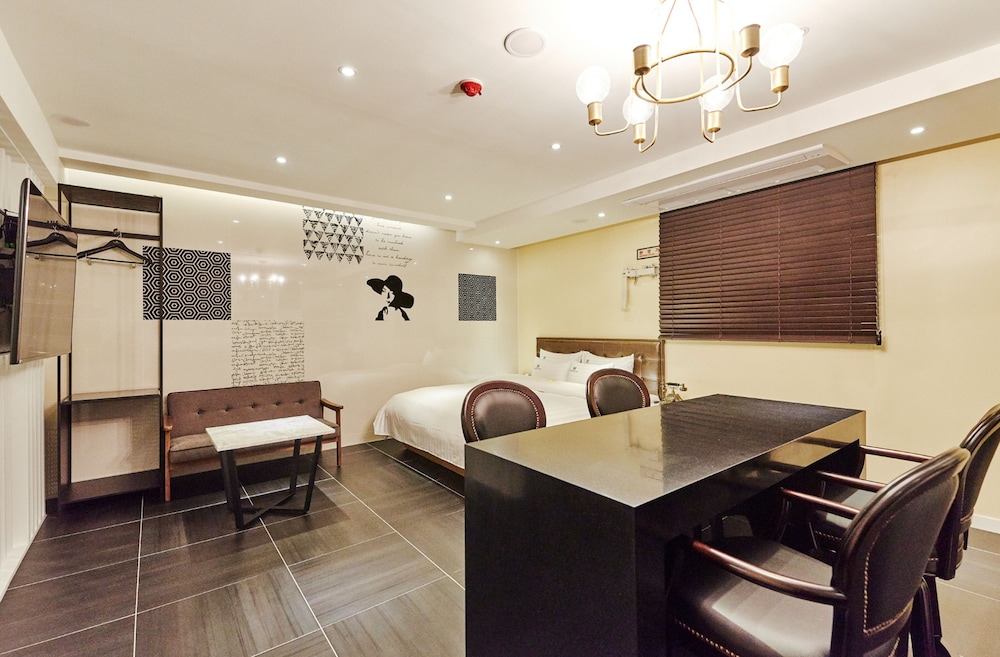 Hotel The Class 8/45