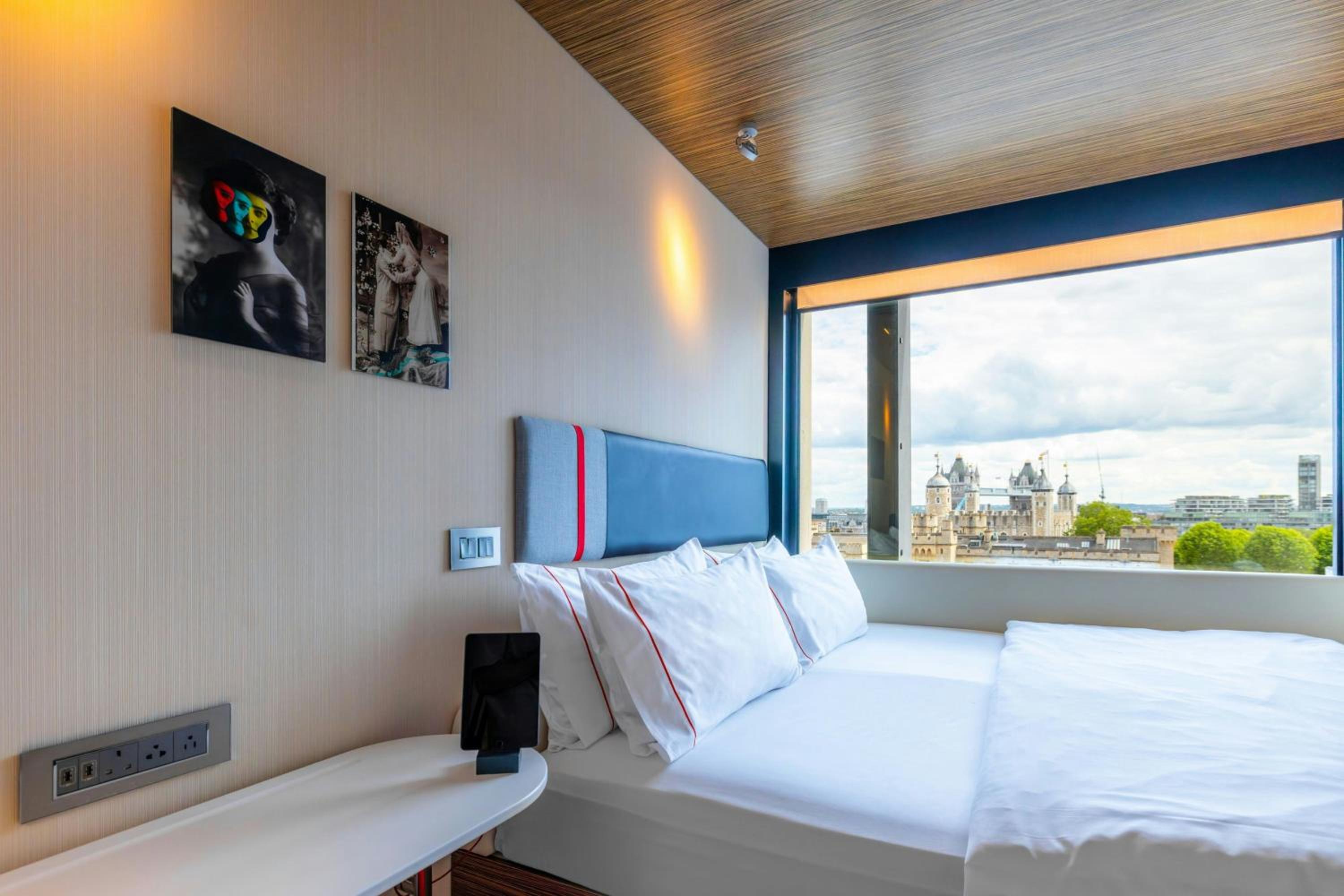 Room, King Bed, Tower Bridge View, Citizenm Tower Of London 3/9