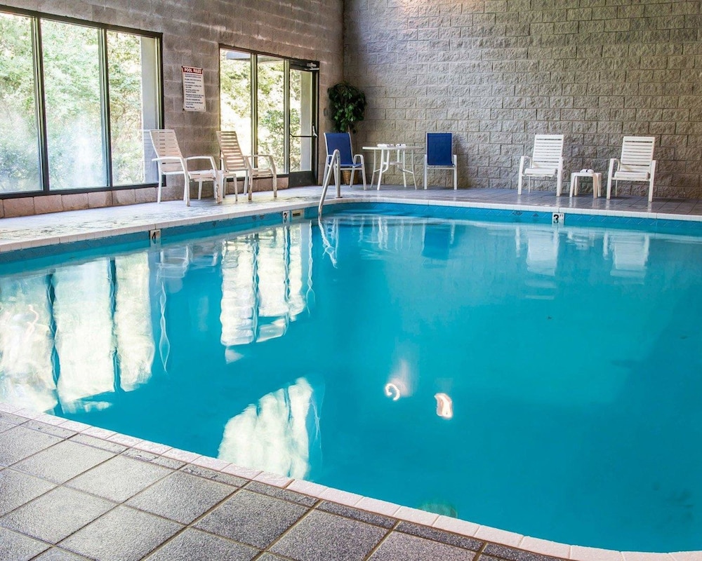 Comfort Inn Whitehall Near Michigan s Adventure 5/36