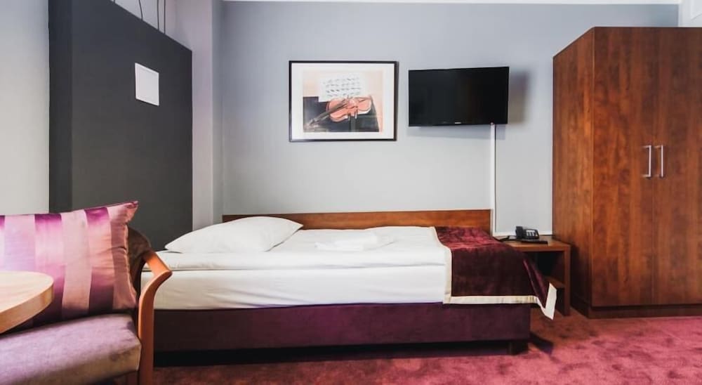 Hotel Chmielna 10/25