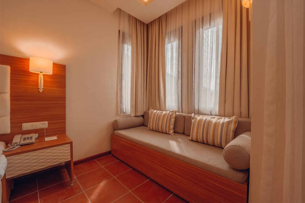 Sundia by Liberty Suncity 18/48