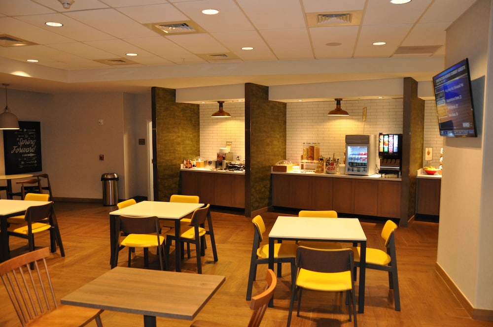 Fairfield Inn Suites Nashville Airport 33/43