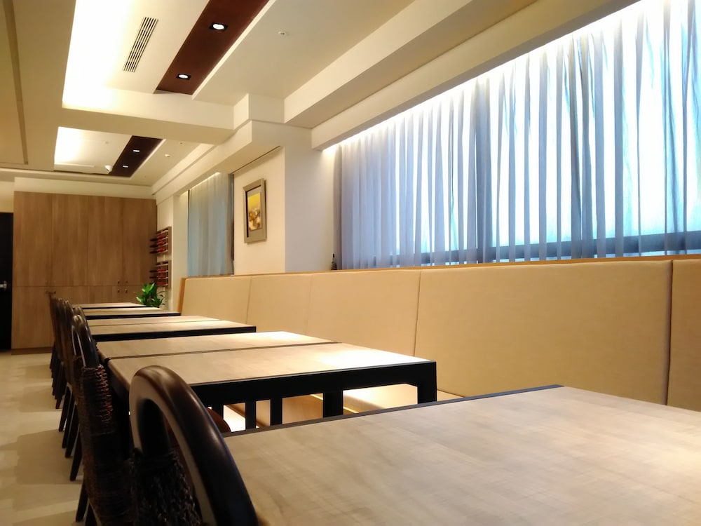 Dar Lon Hotel 40/50