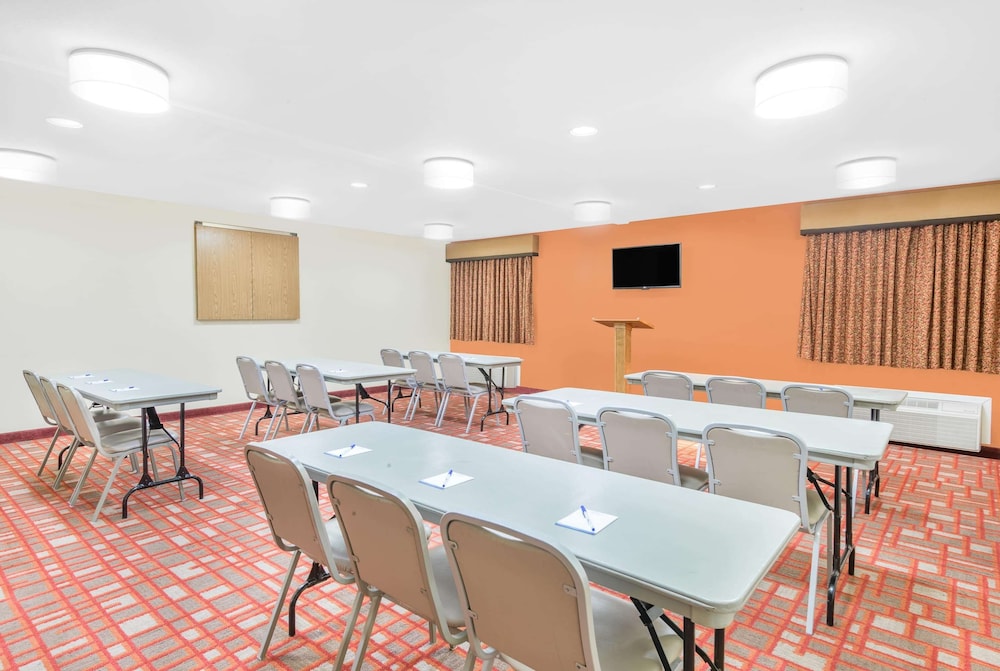 Baymont By Wyndham Springfield South Hwy 65 44/50