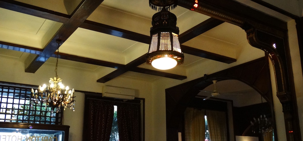 Carlton Hotel 23/49