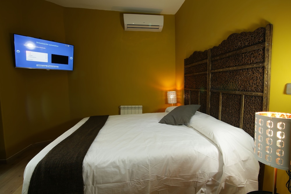 ABRACADABRA SUITES 14/54