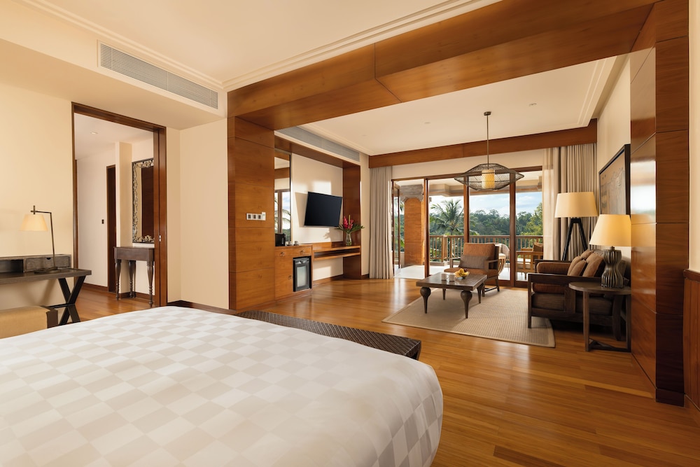 1 BEDROOM, SUITE
