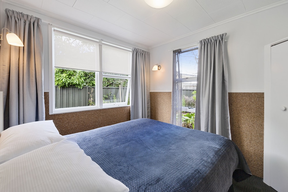 Dunrovin Motel 22/69