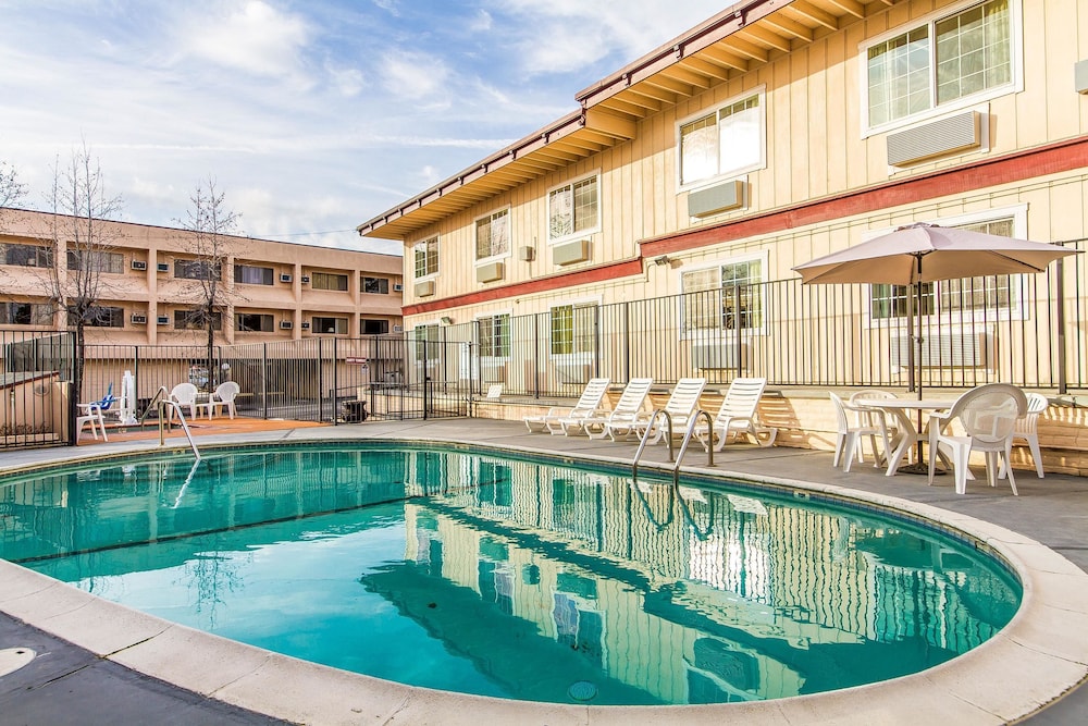 Rodeway Inn Auburn, CA 5/41