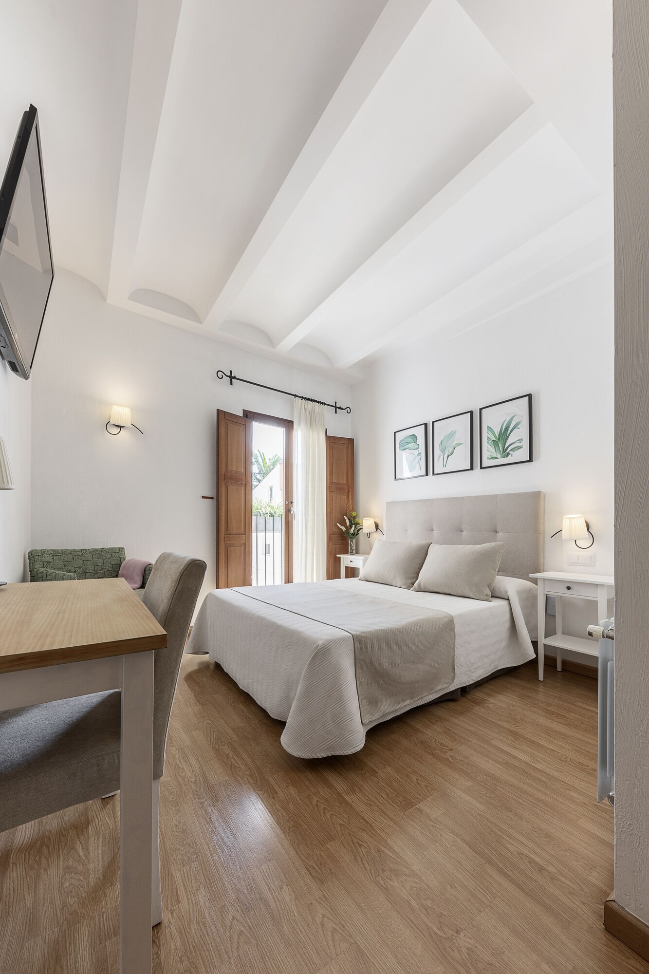 BASIC, DOUBLE BED, CITY VIEW