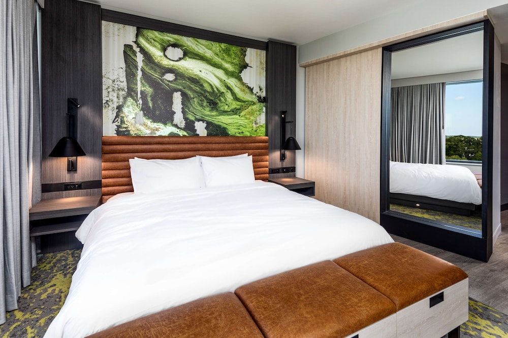 Hyatt Centric Charlotte/Southpark 10/50