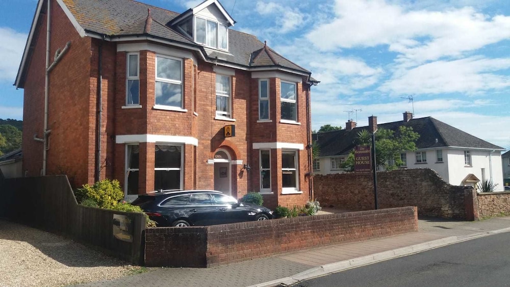 The Groveside Guest House 29/48