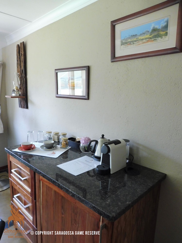 Twin Thorns Guesthouse 3/27