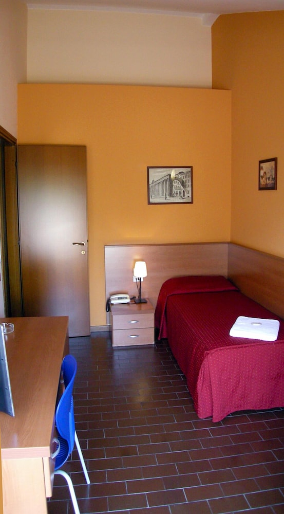 Hotel Forum 6/70