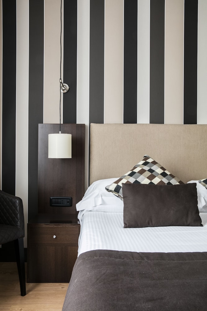 Th Roma Carpegna Palace 23/50