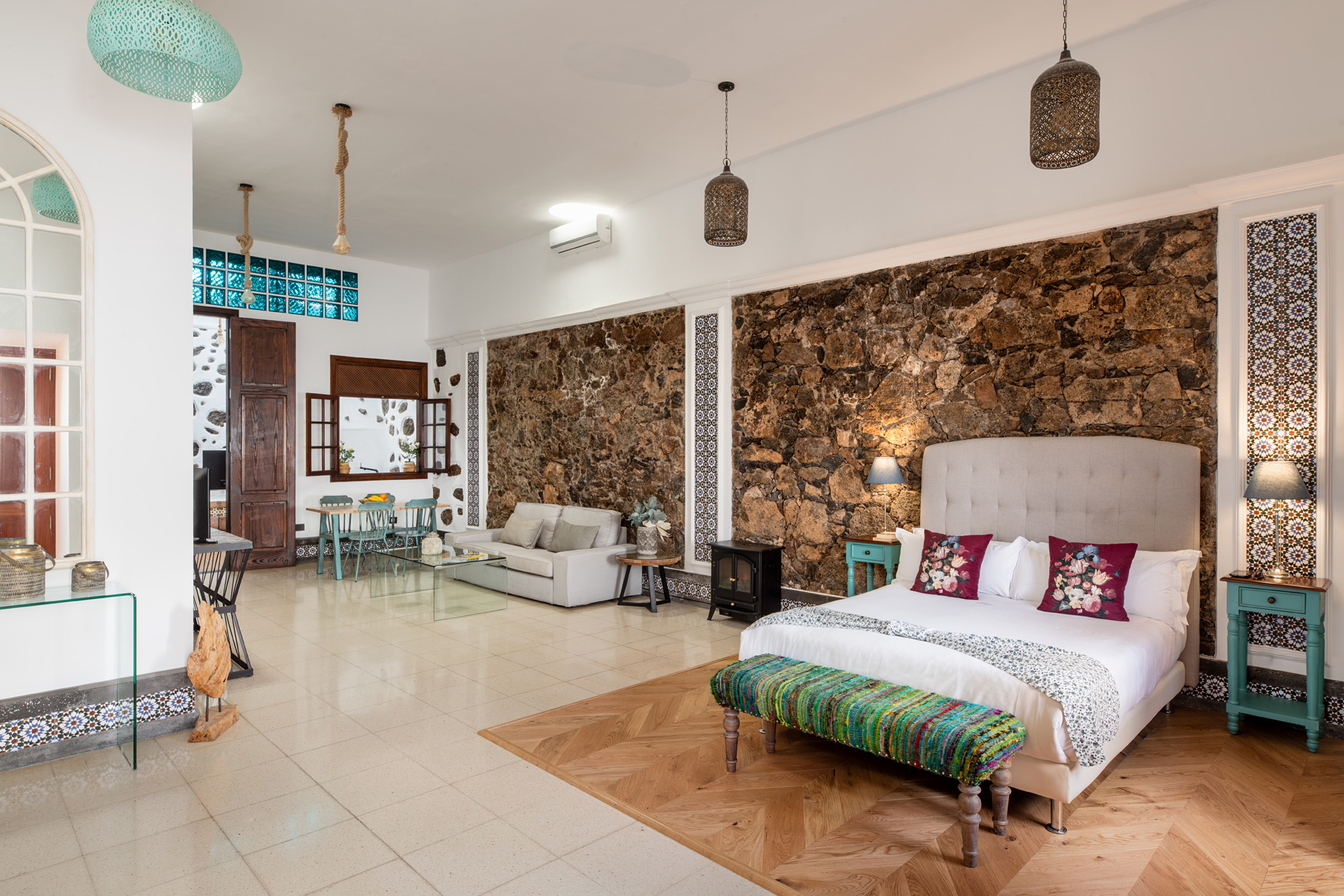 El Charco Suites 10/50