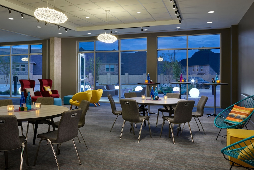 Aloft Fort Worth Trophy Club 20/30