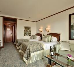 Luxury, Twin Beds