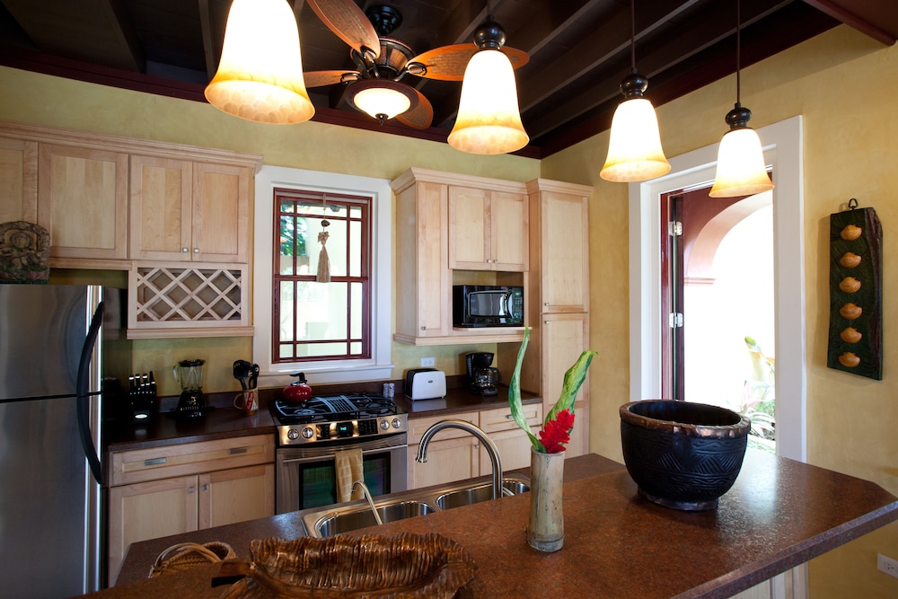 Hermosa Cove Villa Resort and Suites 22/39