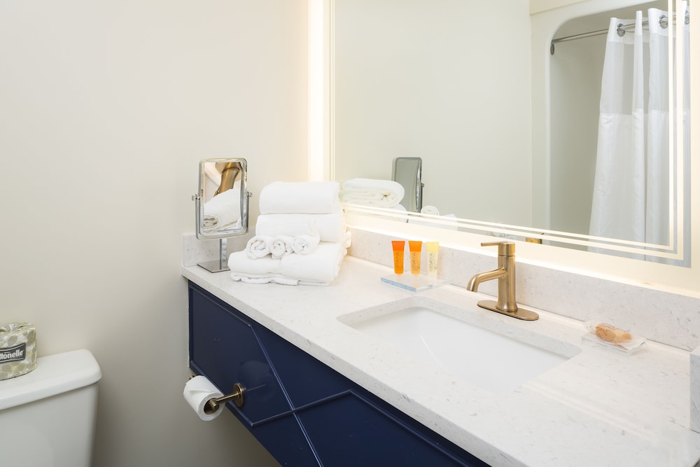 Hotel 1620 Plymouth Harbor 64/65