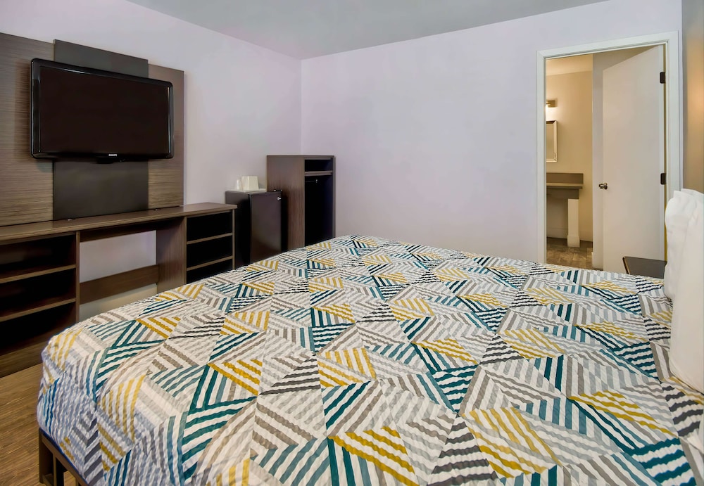 Motel6 Inglewood, CA 41/54