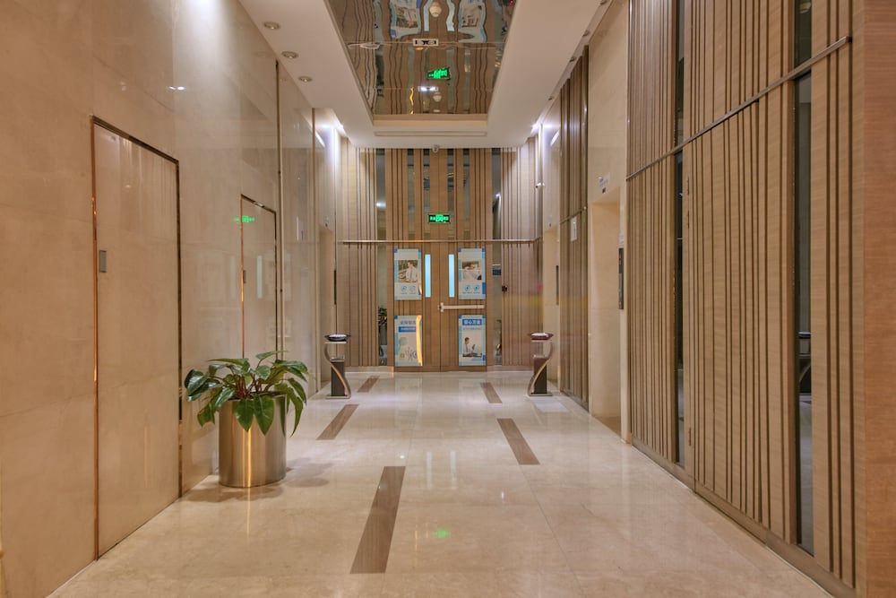 Holiday Inn Express Luoyang City Center 18/72
