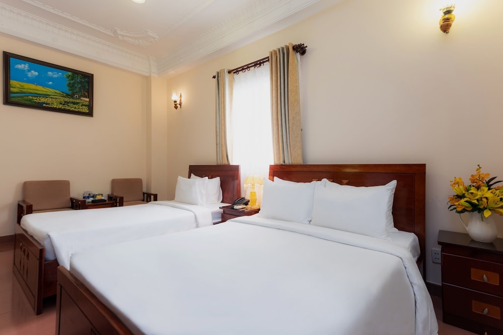 Bon Ami Hotel 18/71