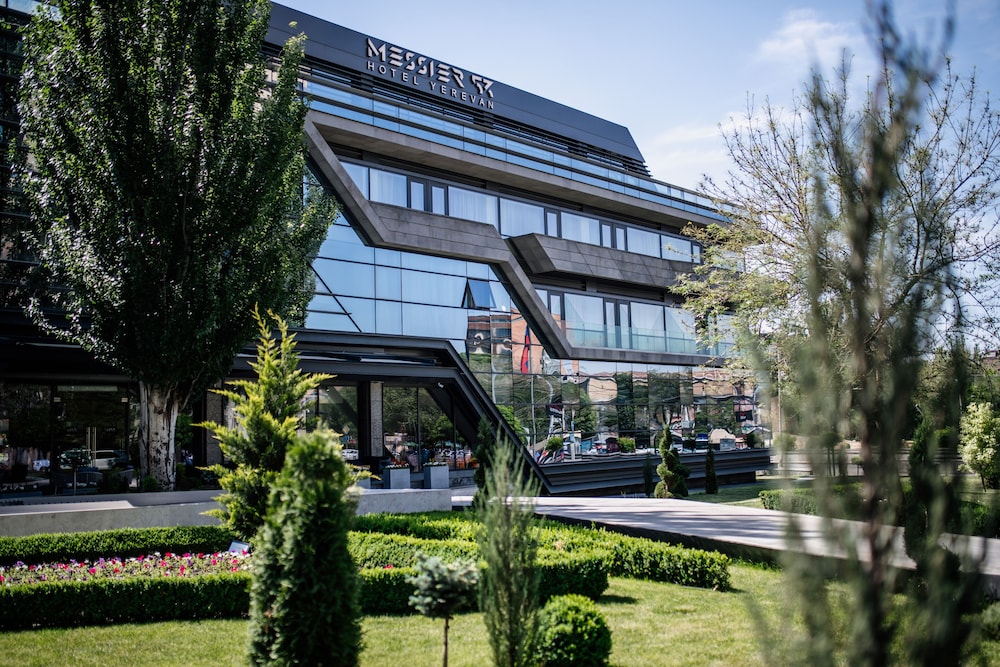 Messier 53 Hotel Yerevan 46/50