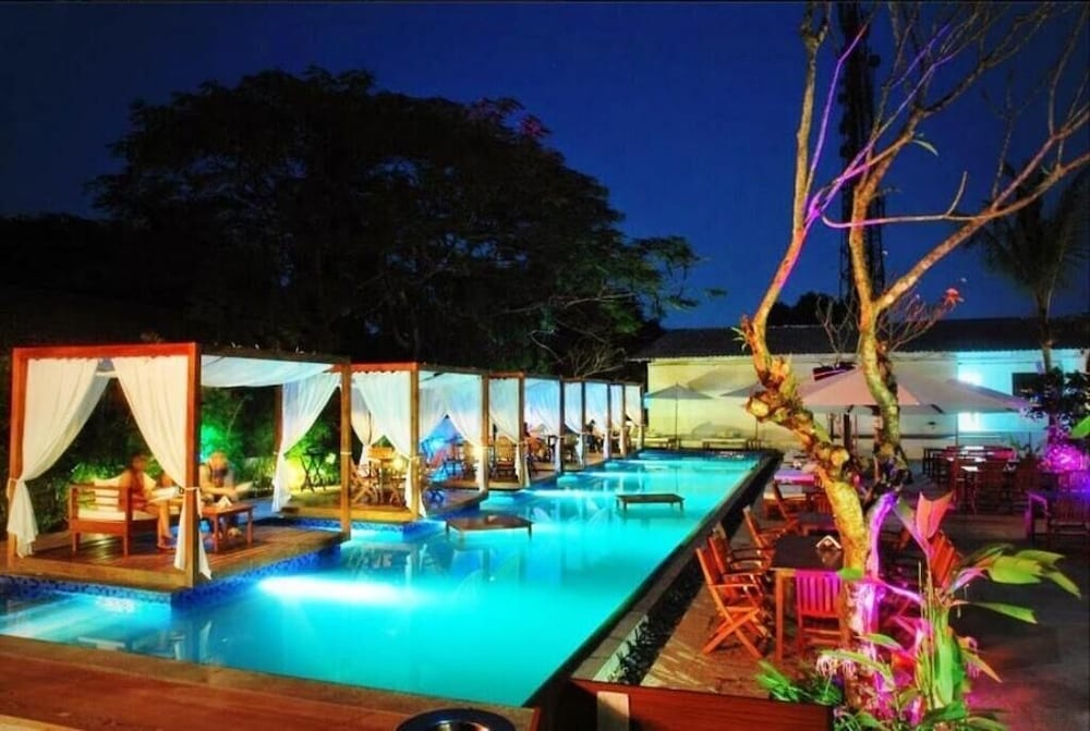 SinQ Party Hotel 40/43