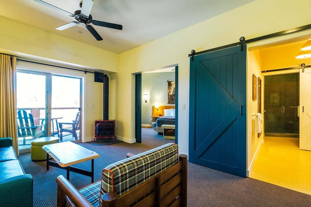 Rush Creek Lodge at Yosemite 8/23