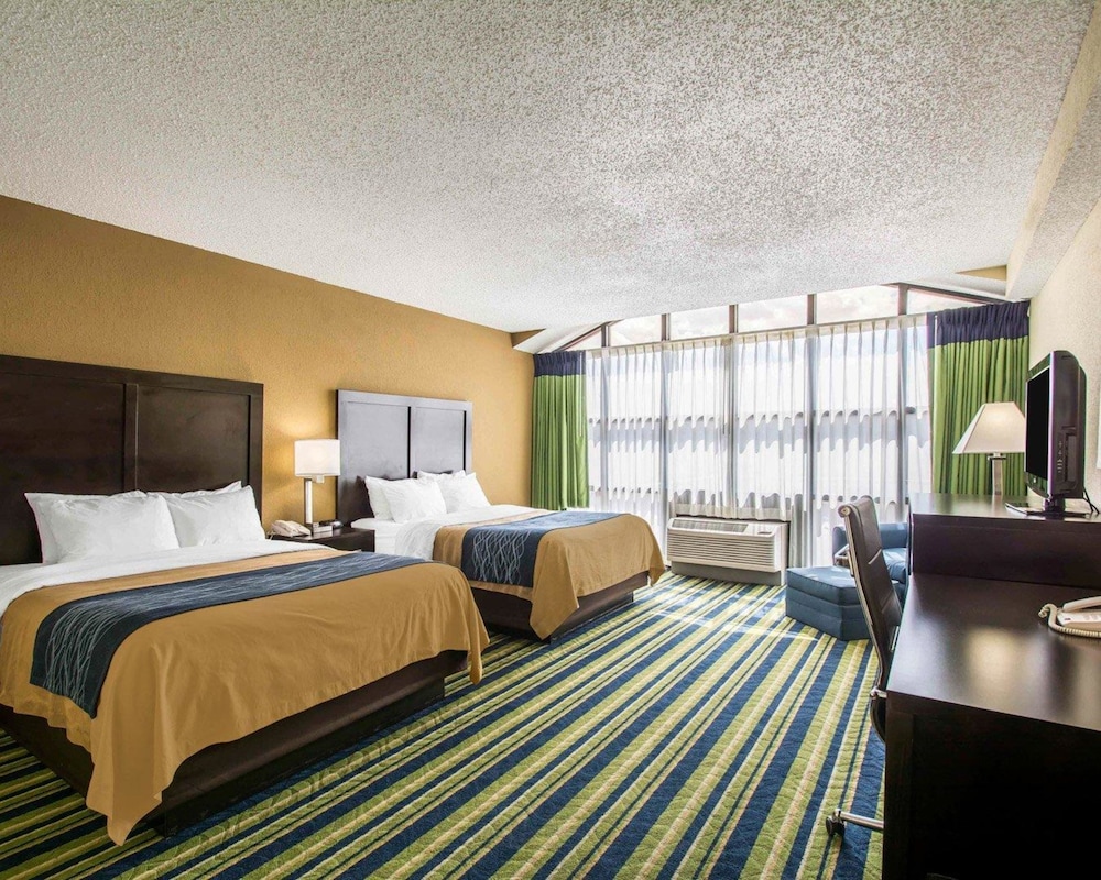 Comfort Inn & Suites Lantana - West Palm Beach South 16/40