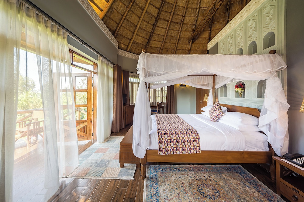 Emburara Farm Lodge 12/50