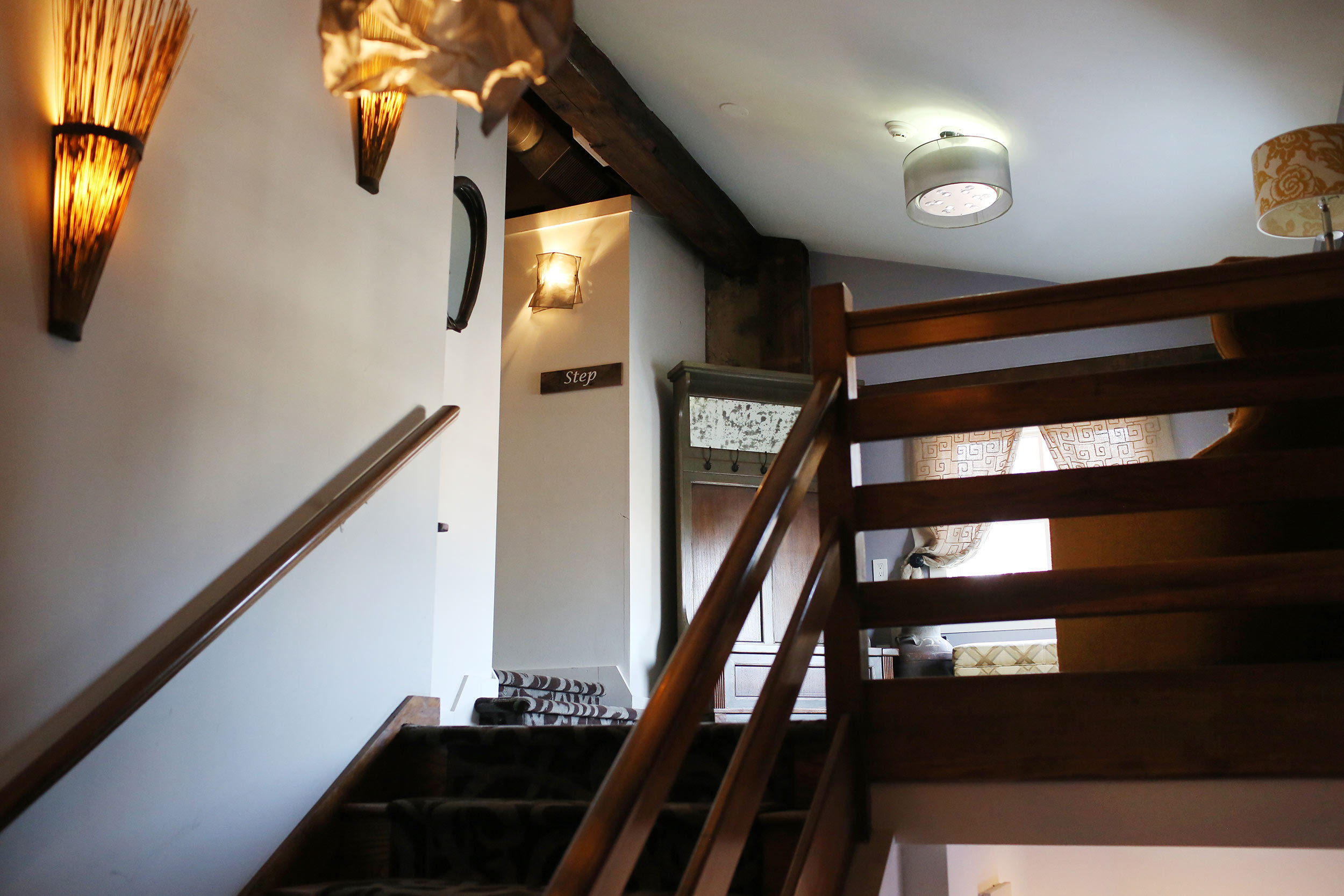 Chestnut Hill Hotel 24/50