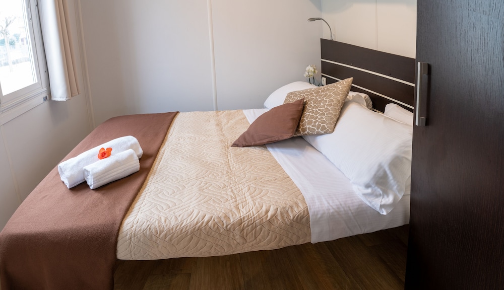 Mobile Home, 5 Beds
