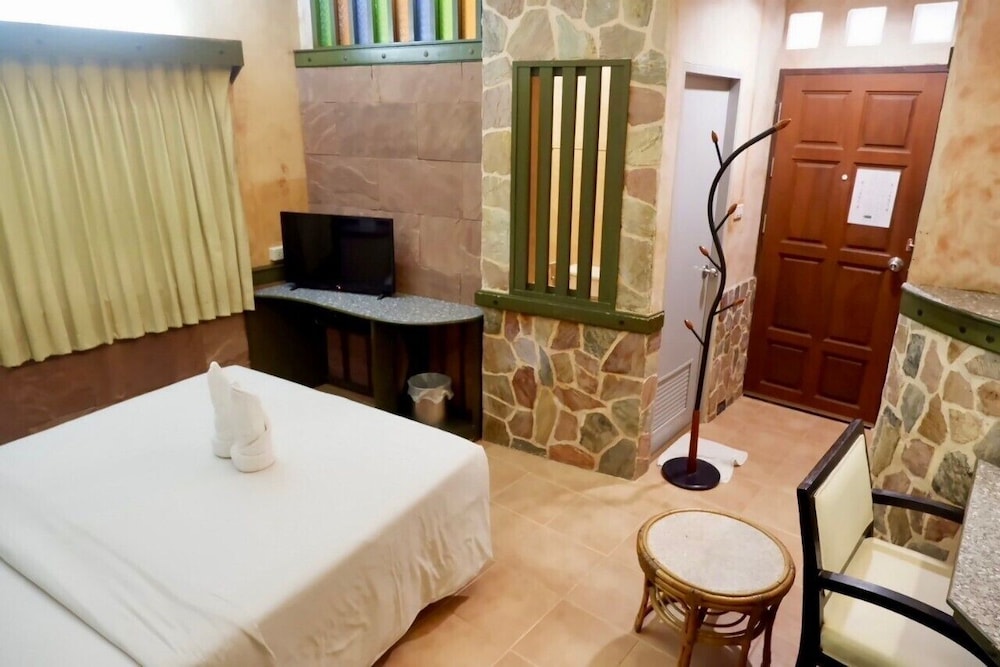 Palm Chalet Resort 28/50