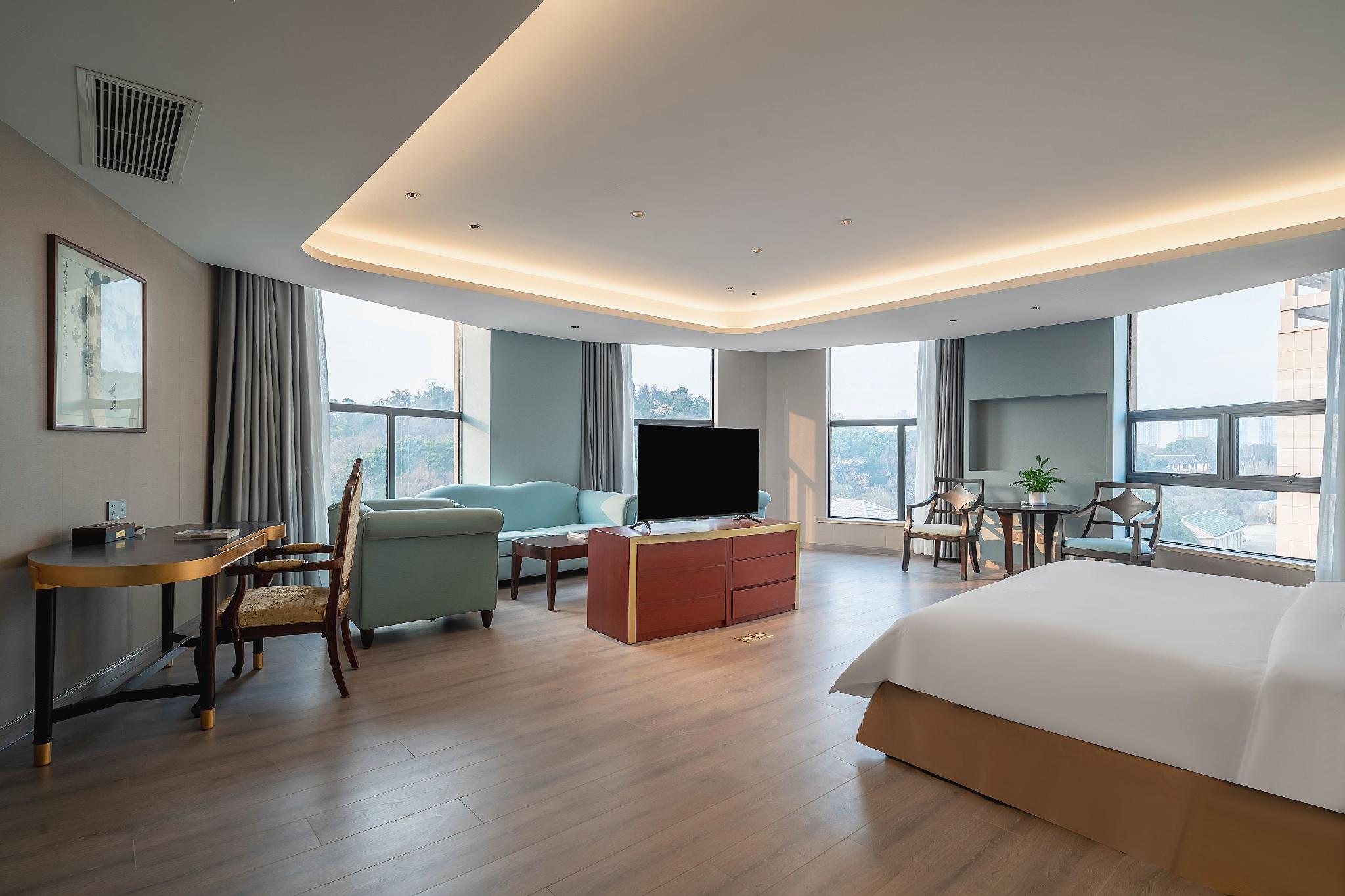 Ramada Plaza Wuxi 12/19