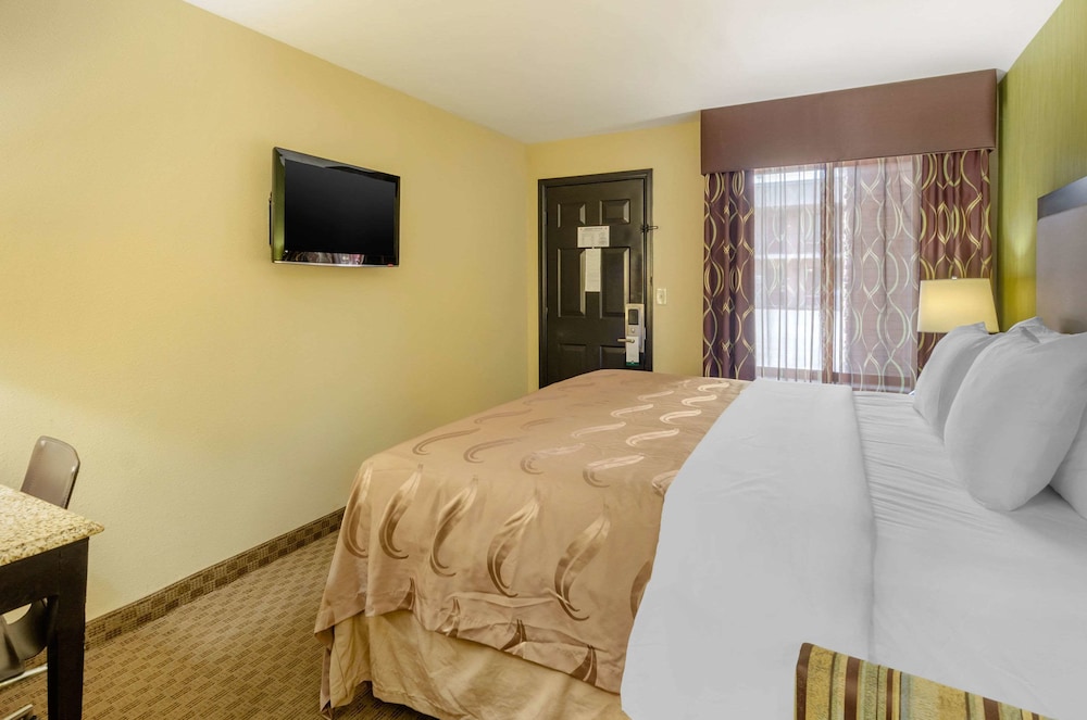 Quality Inn Covington Downtown 12/33