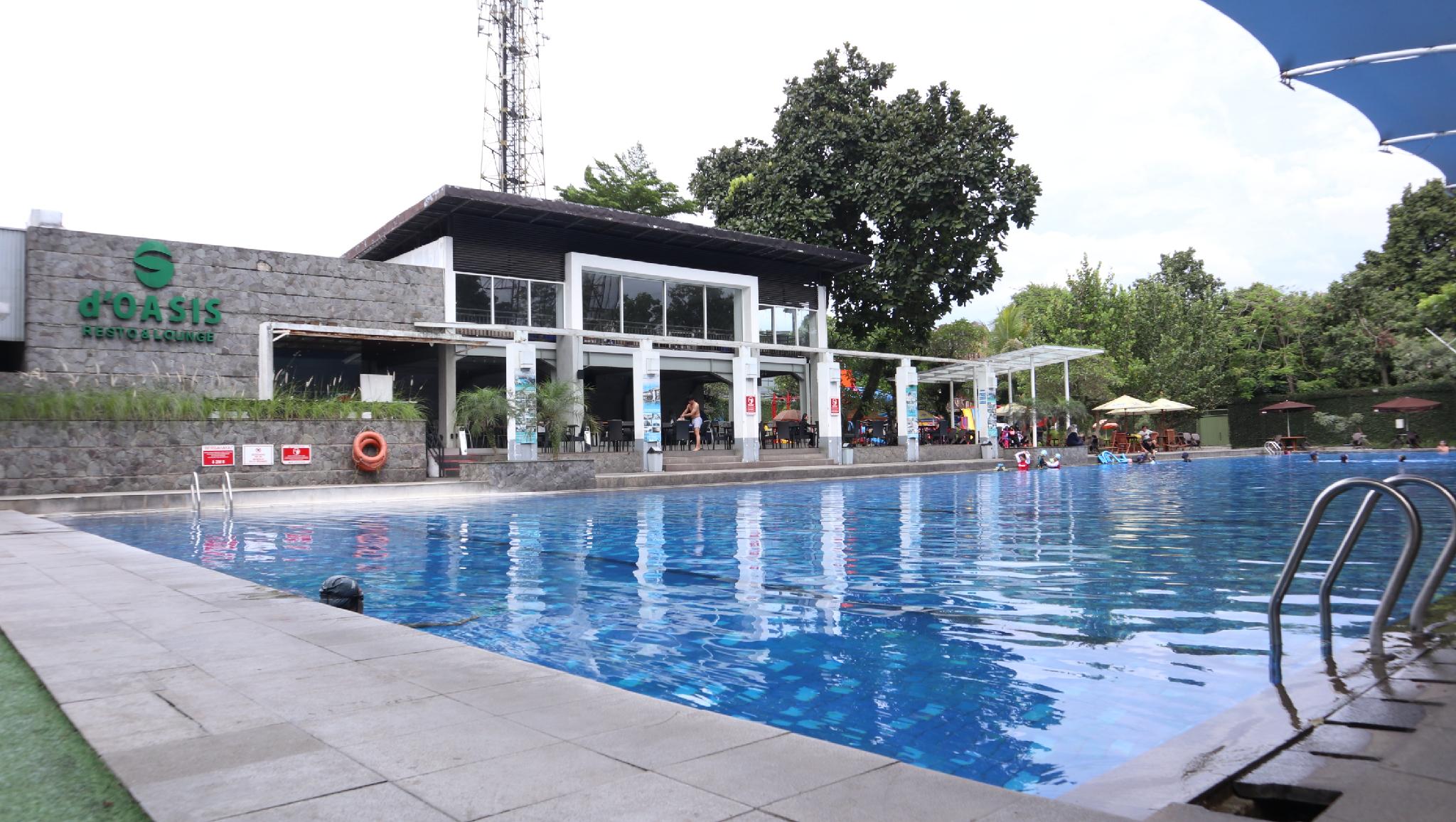 Deluxe, Suite, Pool View