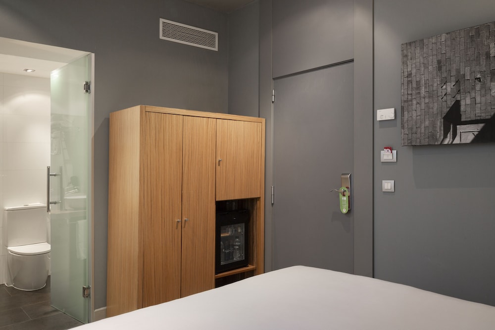 PETIT PALACE TRES CRUCES 63/63