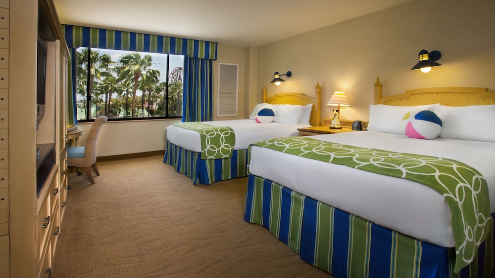 Pixar Place Hotel 19/60
