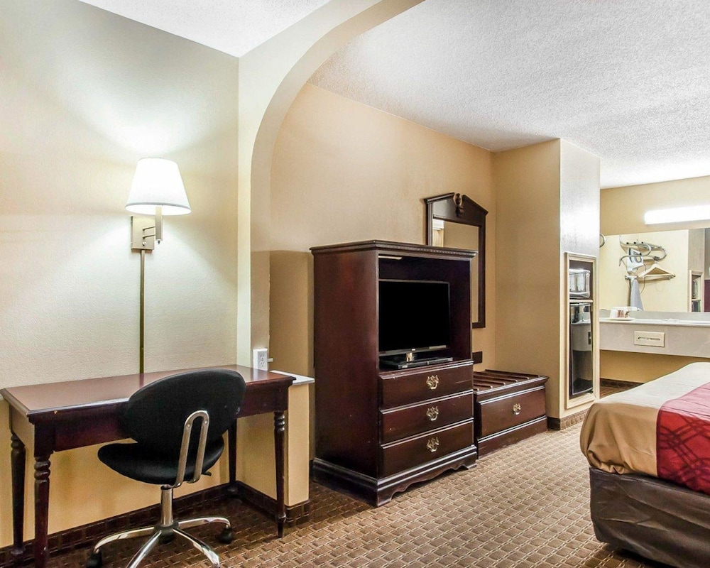 Econo Lodge Inn & Suites Tuscaloosa I-20 21/37