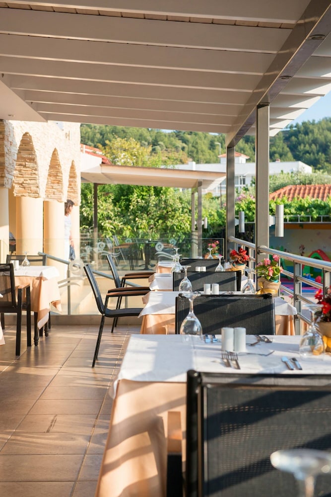 Atrium Hotel Thassos by GHH 34/50