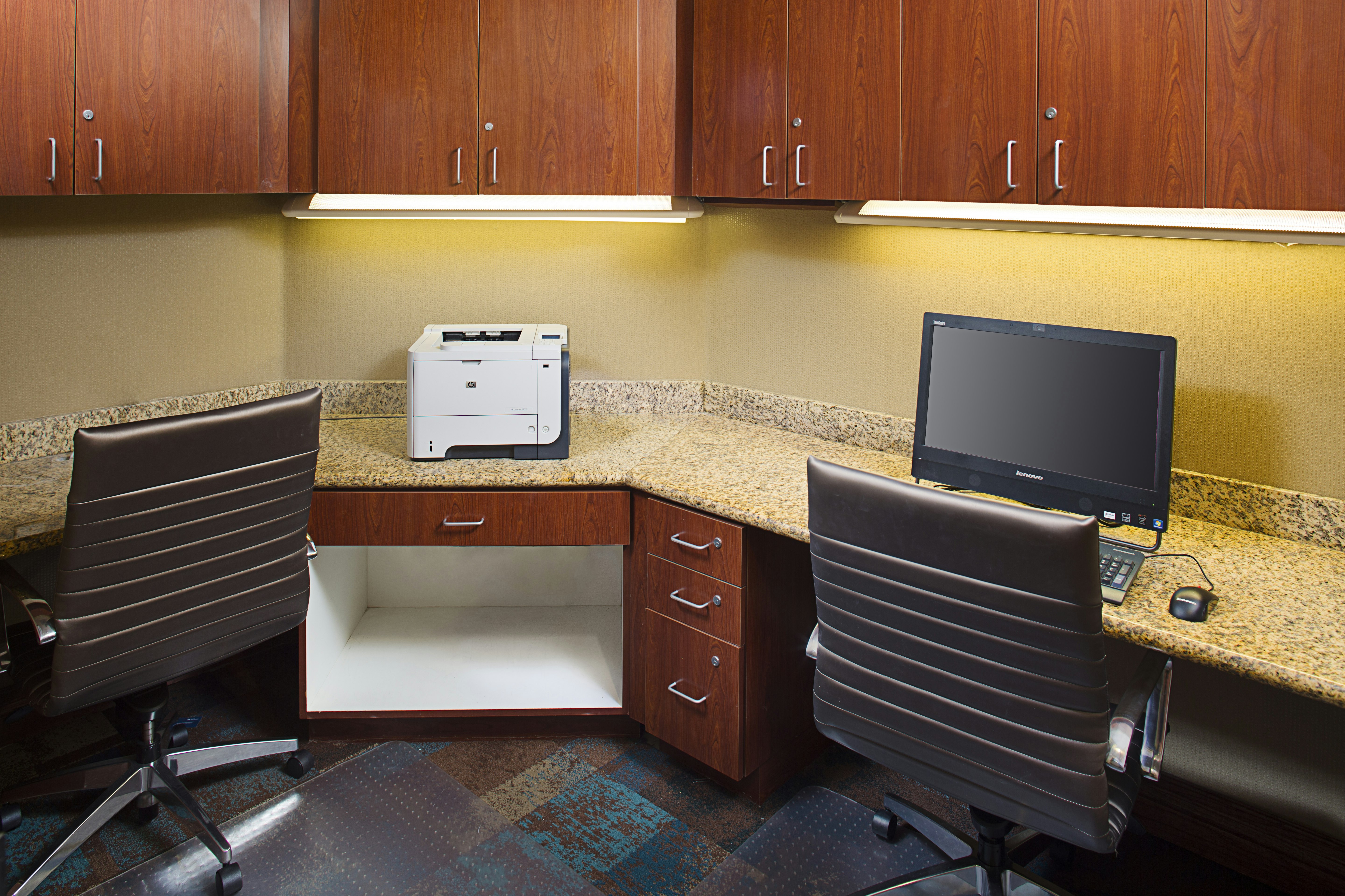 Hampton Inn Suites Lancaster 13/14