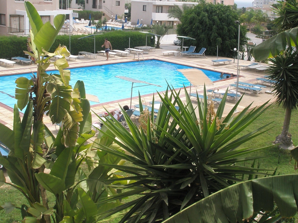 DebbieXenia Hotel Apartments 36/45