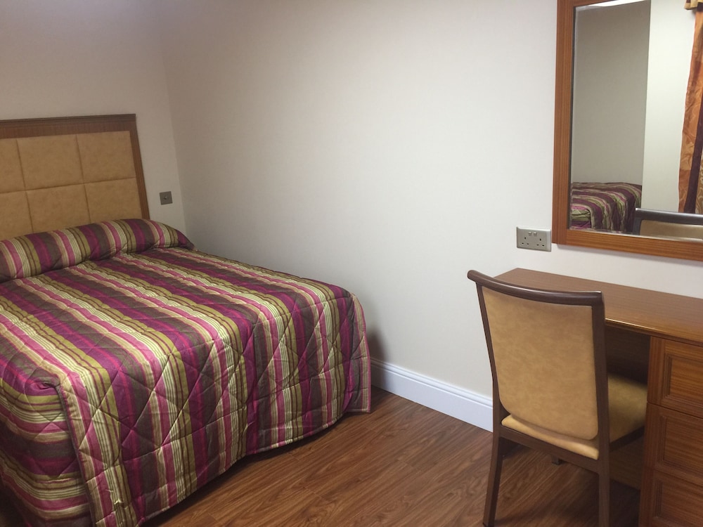 Seymour Hotel 25/42