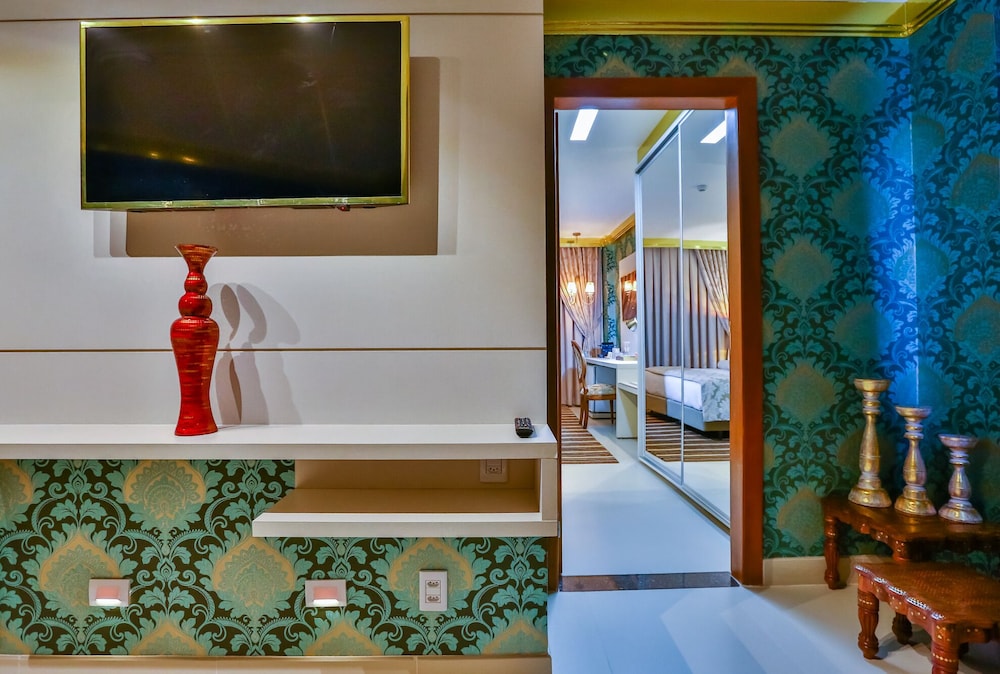 Golden Lis Hotel Boutique 33/76
