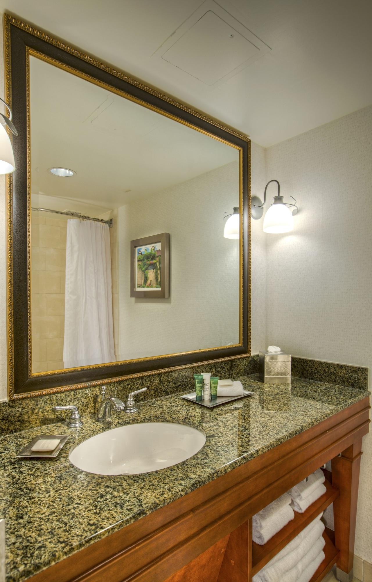 جناح بغرفة نوم واحدة، Doubletree by Hilton Raleigh Durham Airport at Research Triangle Park 3/3